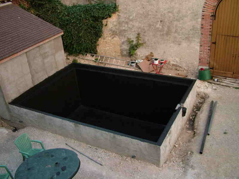 La construction du bassin à koï de JFR - enduit de finition et d'étanchement  36 